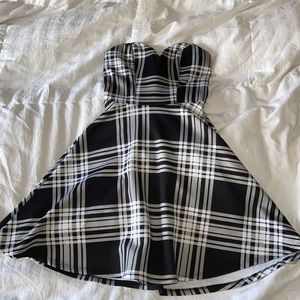 Wet seal strapless dress | XS